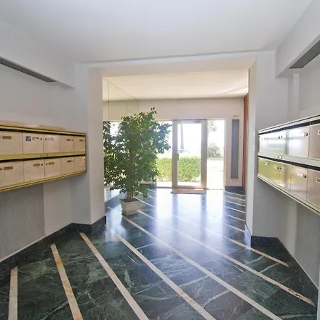 Apartament Stunning Rooftop Retreat On The Promenade Des *