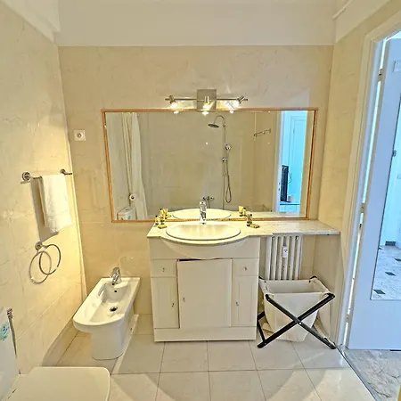 Stunning Rooftop Retreat On The Promenade Des Nicea