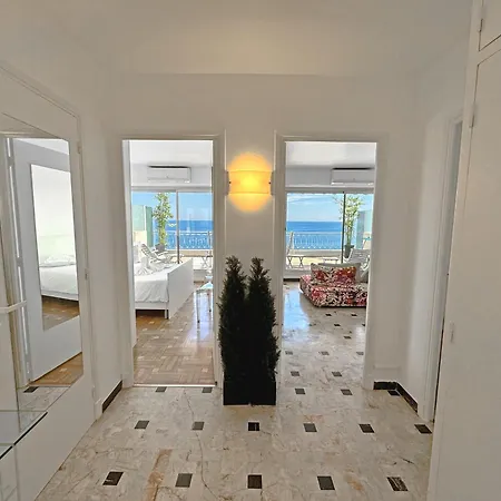 Apartament Stunning Rooftop Retreat On The Promenade Des *