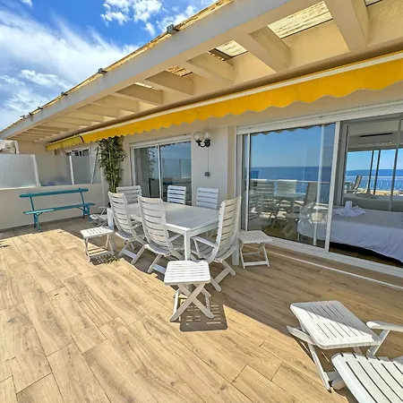 Apartament Stunning Rooftop Retreat On The Promenade Des